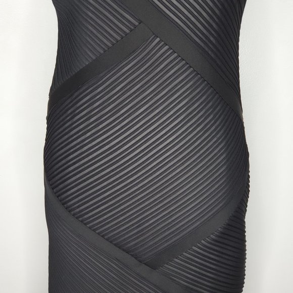 Dressbarn Collection Black Pintuck Texture Cap Sleeve Sheath Dressy Dress Sz 16 - Picture 3 of 13